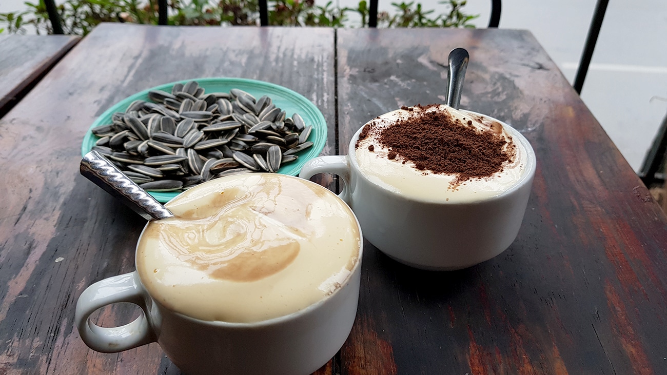 pakkerejse-klassiske-vietnam-egg-coffee-solsikkefroe
